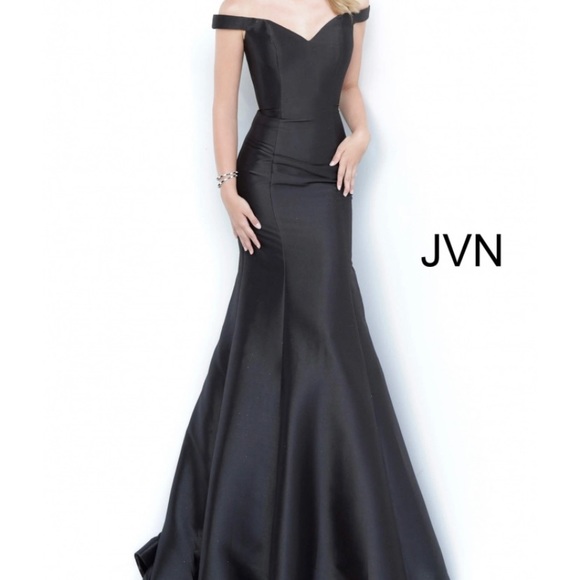 JVN by Jovani Dresses & Skirts - 2020 Jovani Formal Gown - Size 6